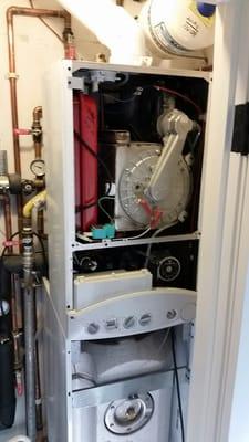 Baxi service call. Combi boiler.