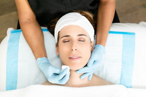 Chemical peels are great for reducing skin discoloration, breakouts and wrinkles.