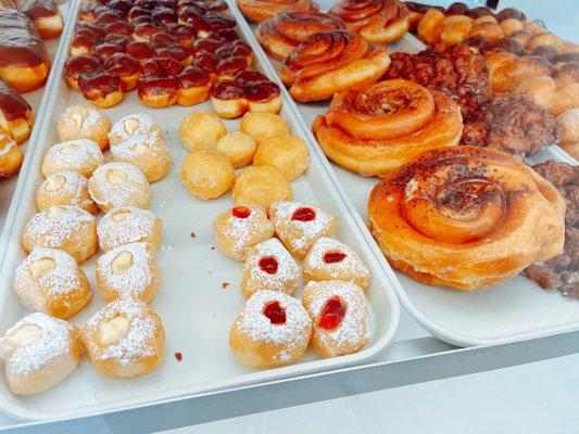 sweet cream cheese and raspberry donut holes