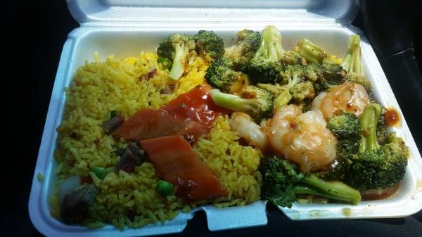 Shrimp with broccoli lunch special with pork fried rice.