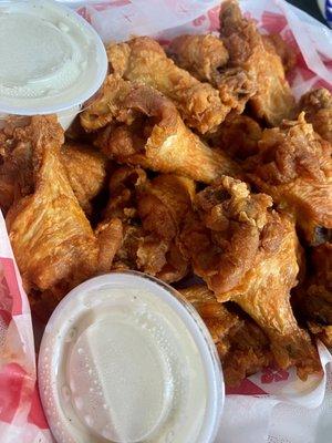 Chicken Wings served with ranch (+side of celery in included)