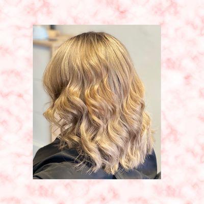 Beige Blonde W/Root Smudge