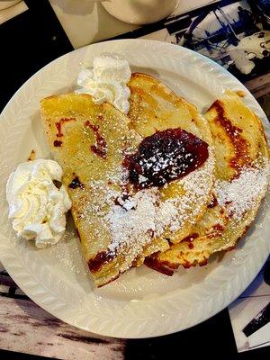 Crepes with fig preserves