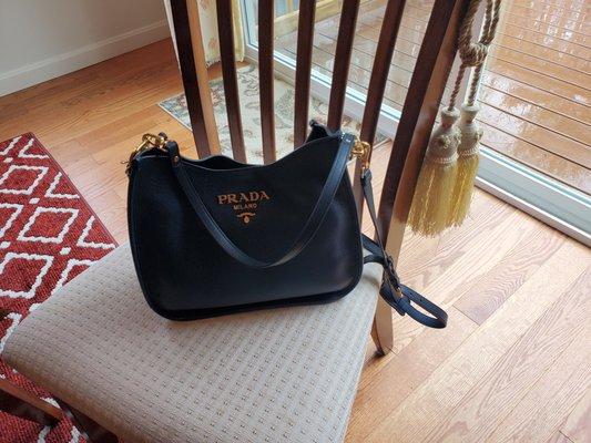 Prada bag with navy blue short strap