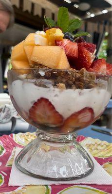 Breathtaking fruit and granola parfait. Yum!