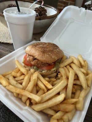 Chicken tender sandwich on bun w/fries