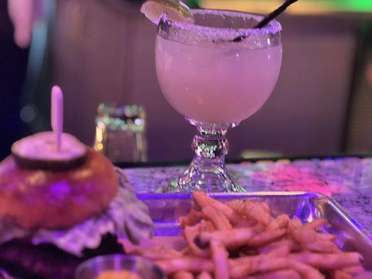 The #Vegan #impossible #burger fries & Big Girl Margarita