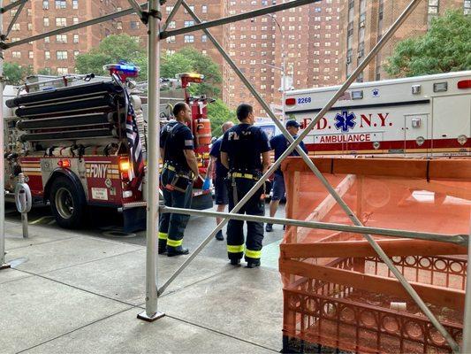 It was a busy morning in the hood for FDNY. 08/14/24