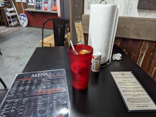 A full roll of paper towels is thoughtfully placed at every table