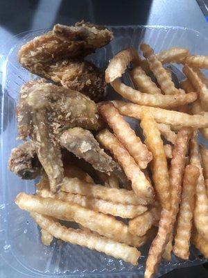 3 Chicken Wings with French Fries