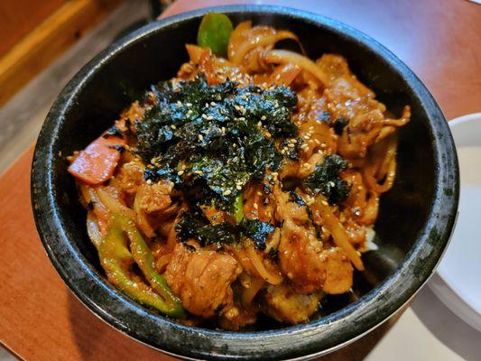 Jaeyuk Dolsot (Stone Pot Bibimbap with Stir-fried Pork)