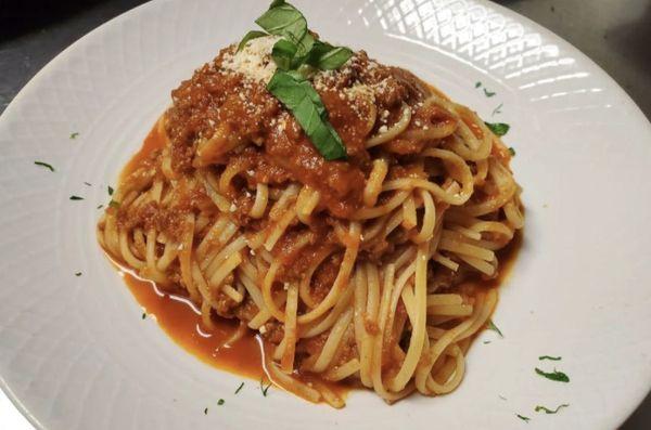 Pasta pomodoro: Phenomenal pasta, the tomato sauce was like the sauce I get when I'm in Italy. Pasta also cooked to perfection.