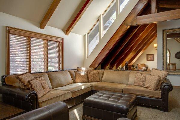 Upper Livingroom Edgewood Mansion