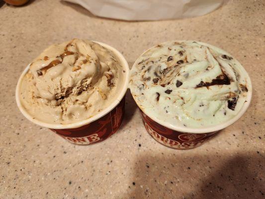 Cold Stone Creamery - Coffee Lovers Only & Mint Mint Chocolate Chocolate Chip