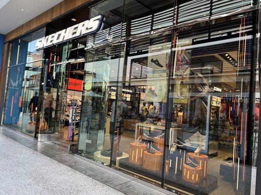 SKECHERS Retail