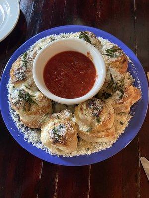 Rosemary garlic knots