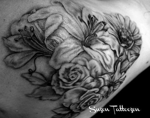 grayscale flowers in heart shape Artist Suzen Tattoozen @whiteakertattoo 541-255-2734