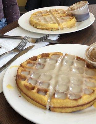 cinnamon roll waffles!!