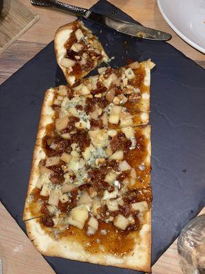 Fig and apple flatbread