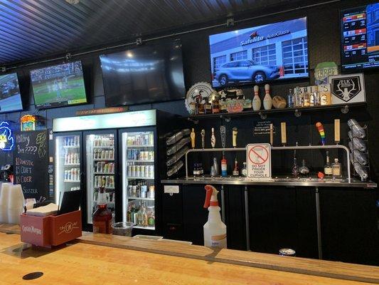 Main bar