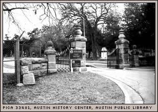 Oakwood Cemetery