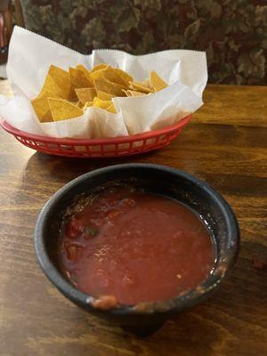 Fresh Chips & tasty salsa