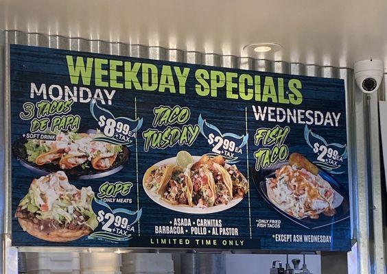 Weekday Specials-- went for Wednesday Fish Taco night and had the BEST fried fish tacos in the South Bay.