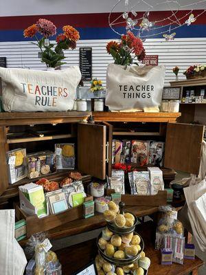 Get you teachers thank you gifts here!