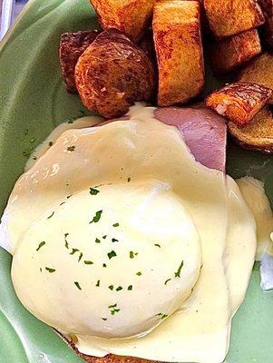 Eggs Benny and taters