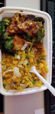 Tofu and broccoli with vegetable fried rice