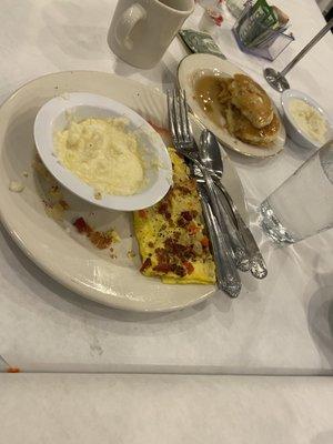 Bacon Omelette supposed to have cheese but none came