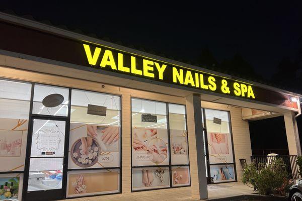 Valley Nails & Spa