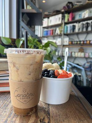 Honey Graham latte and açaí bowl