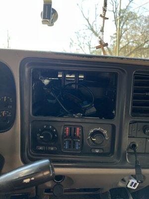 Had enough time to even remove the dash bezel & steal the radio. This entire time security is in the parking lot, not patrolling..