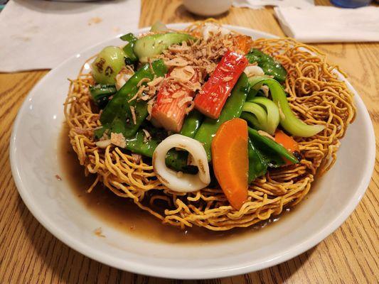 (CS3) Stir Fried Seafood with Crispy Egg Noodles