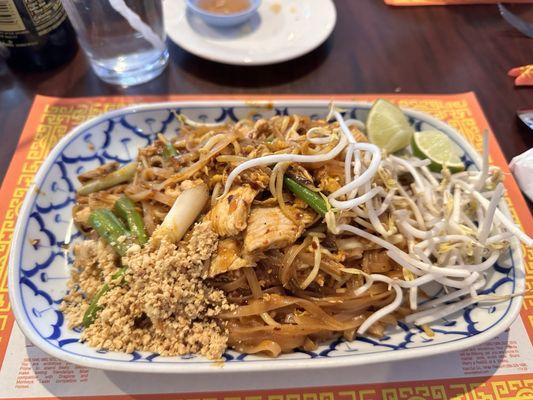 Chicken pad thai