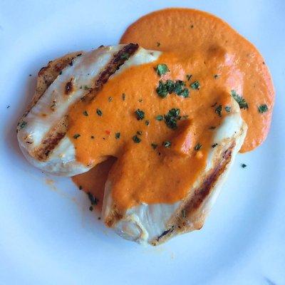 Grilled Chicken with Roasted Red Pepper Sauce