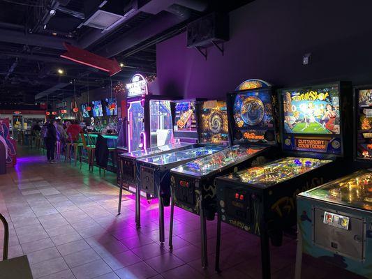 Bar and pin ball