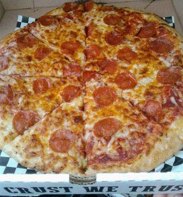 Classic pepperoni pizza, more pepperoni on it this visit. It's good!