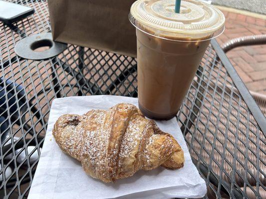 Nutella croissant  Iced mocha