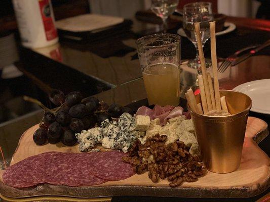 INTERNATIONAL CHEESE BOARD