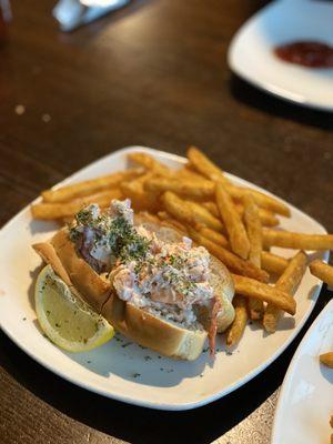 Lobster roll -- very good!