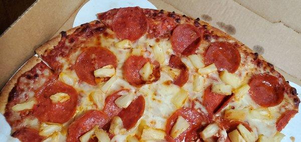 Medium, Thin Crust, Pepperoni and Pineapple