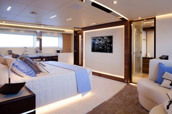 Interior yacht lighting