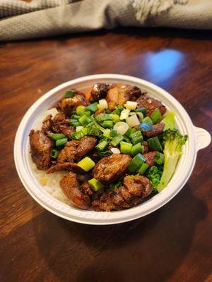 Bowl - Chicken, Veggies, green onions & White Rice.