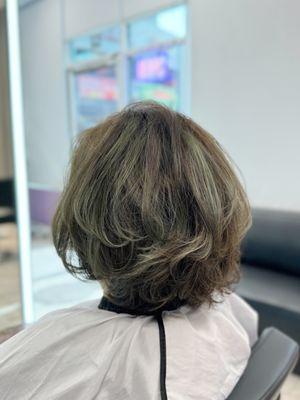 Layer short hair with Highlights