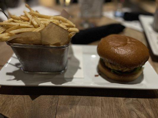 Crab cake Sandwich w/ truffle fries