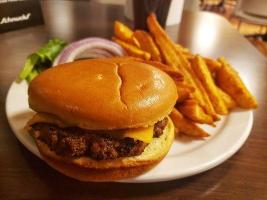 Cheeseburger w/fries