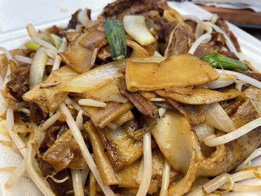 Veggies beef stew chow fun