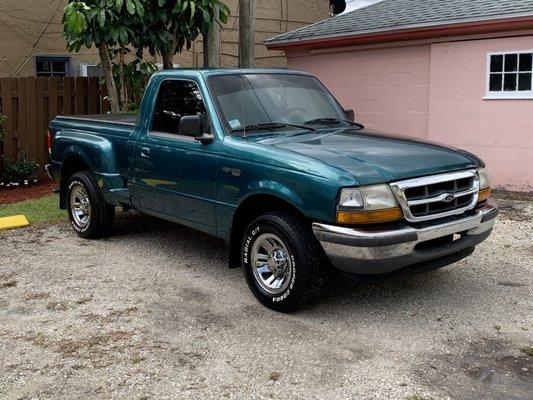 My 98' Ranger, hood and roof painted by Maaco. Looks 1000% amazing! Thanks Maaco!!